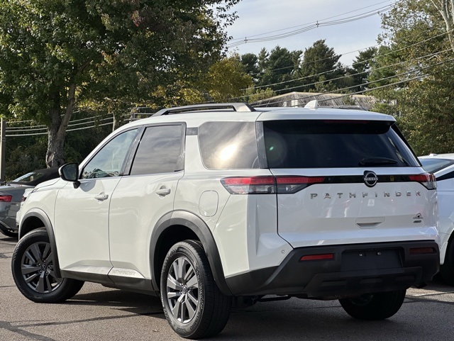 2025 Nissan Pathfinder SV photo 2