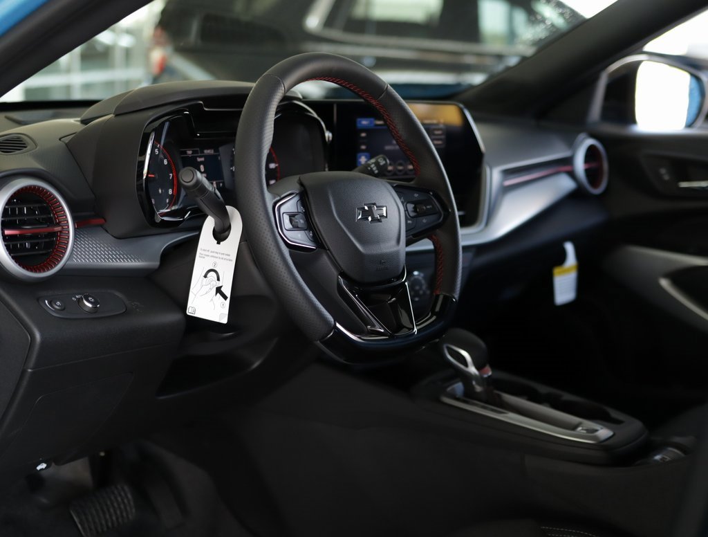 2025 Chevrolet Trax photo 8