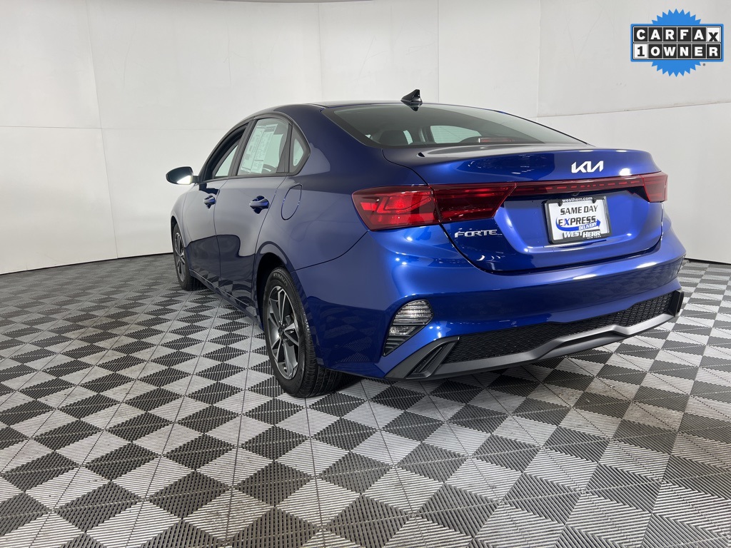 2023 Kia Forte LXS photo 4