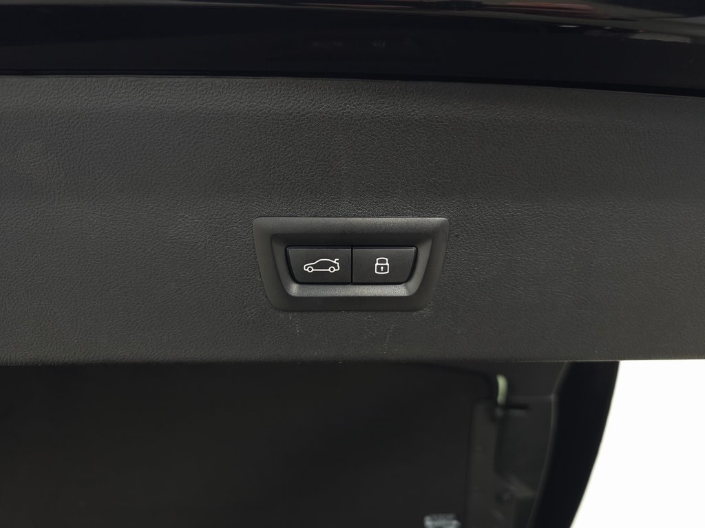 2023 BMW X4 - Image 6