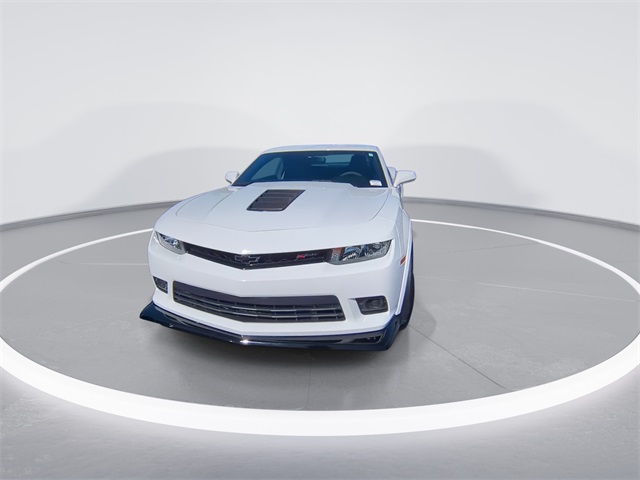 2015 Chevrolet Camaro photo 2