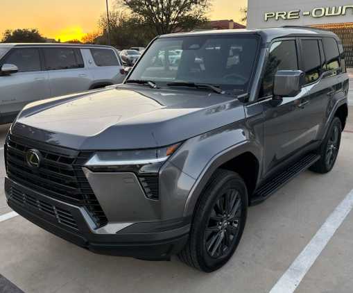 2025 Lexus GX Premium's photo