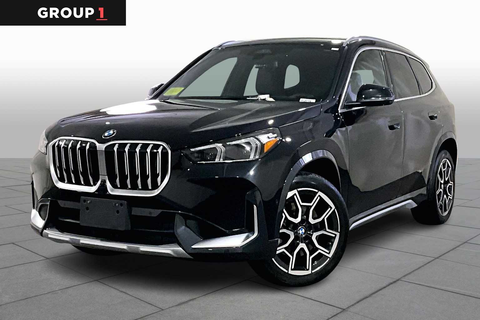 2025 BMW X1 28i's photo