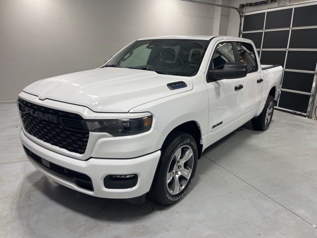 2025 Ram 1500 Tradesman photo 3