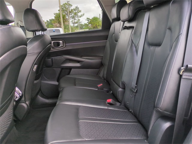 2023 Kia Sorento S photo 12