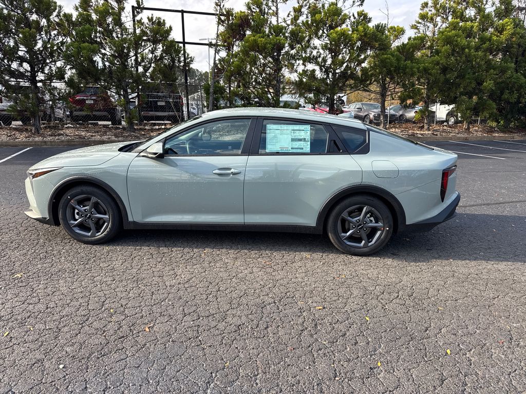 2025 Kia K4 LXS photo 4