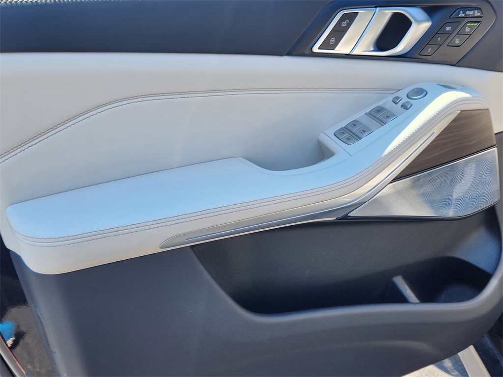 2025 Bmw X7 M60i photo 6