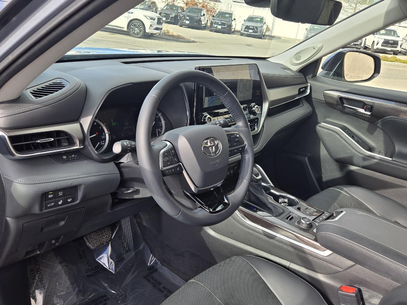 2021 Toyota Highlander Limited photo 4