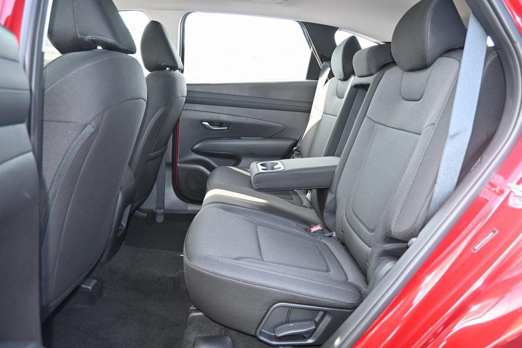 2025 Hyundai Tucson SE photo 9