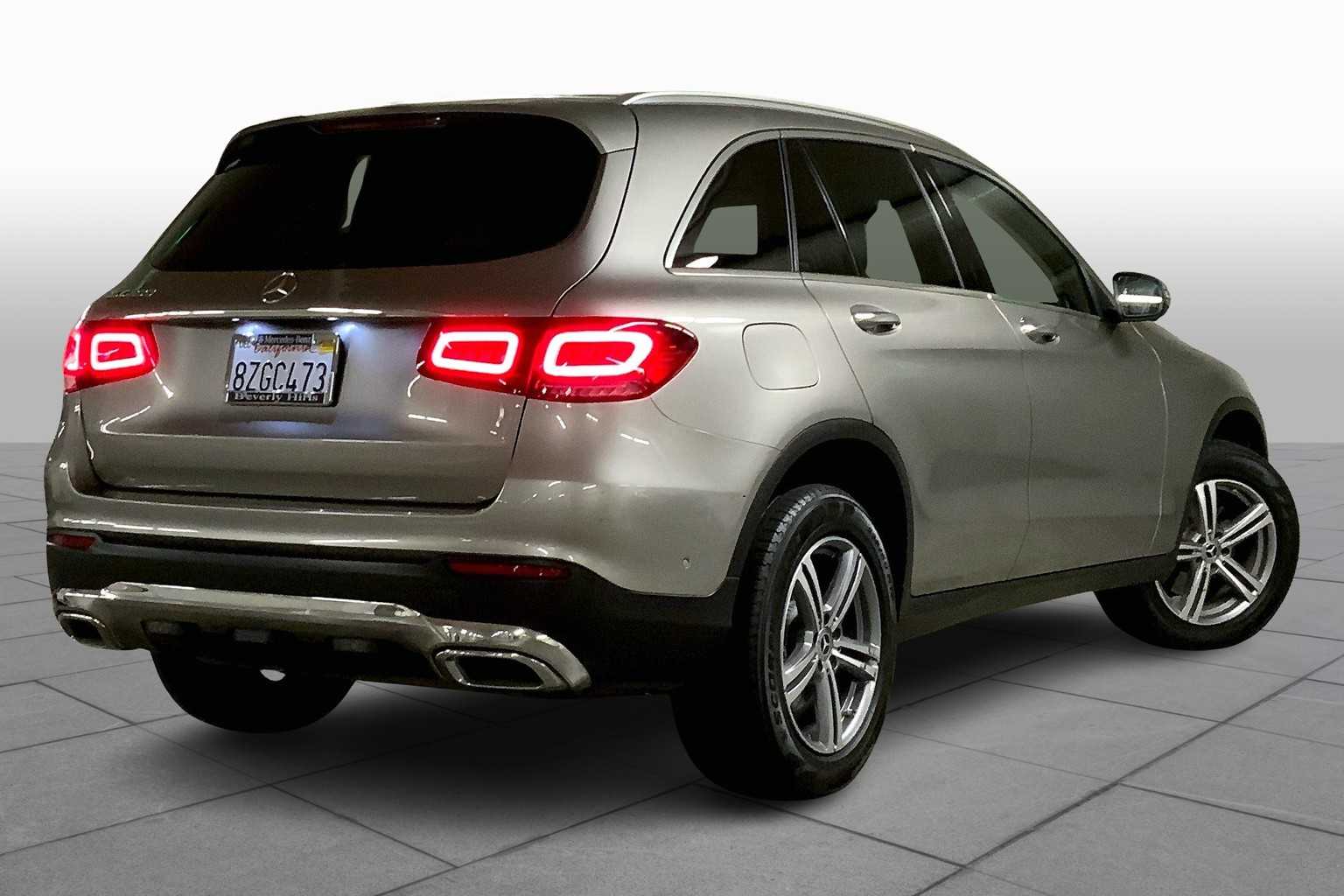 2022 Mercedes Benz GLC 300 photo 12