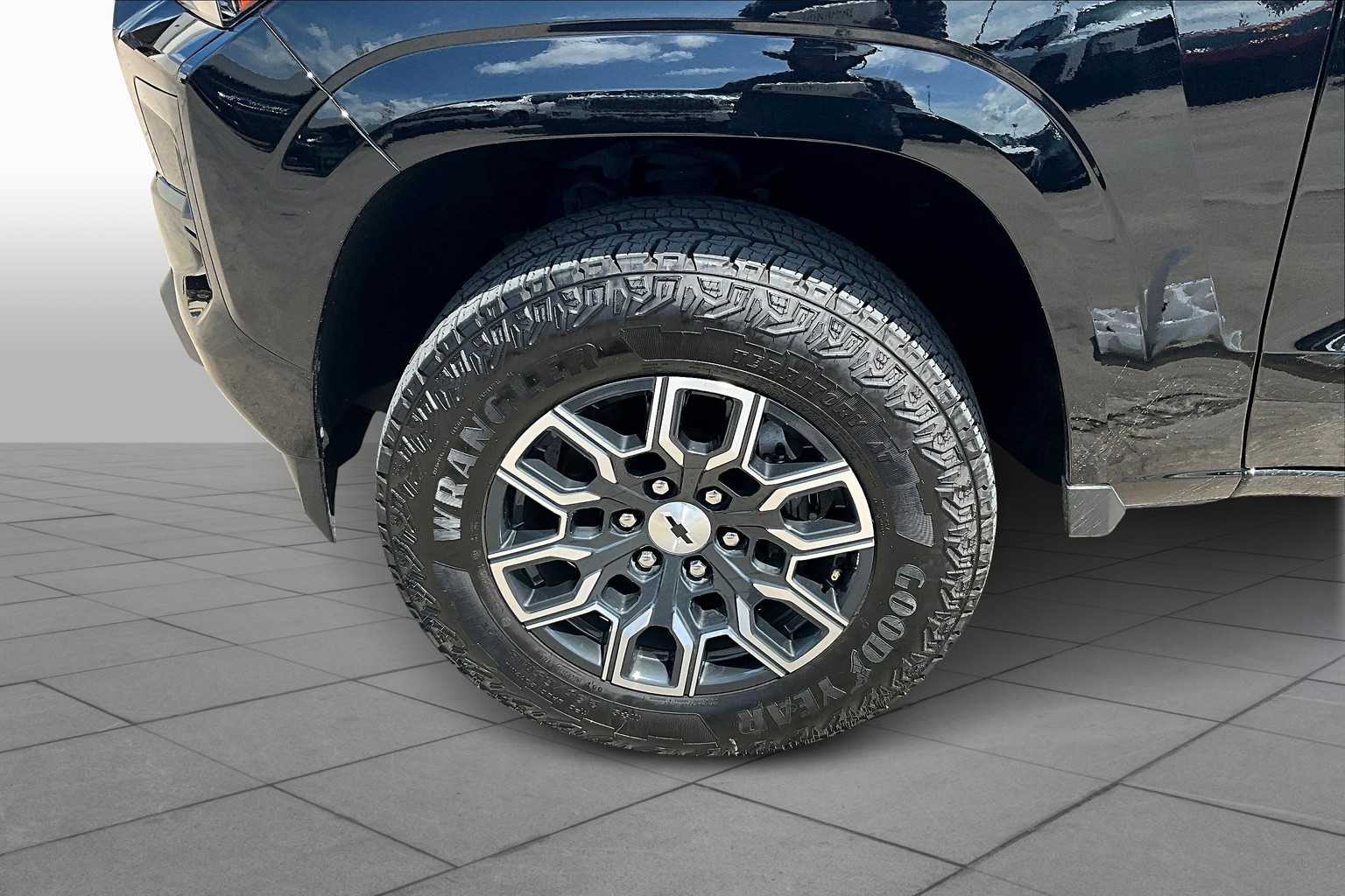 2024 Chevrolet Colorado Z71 photo 9