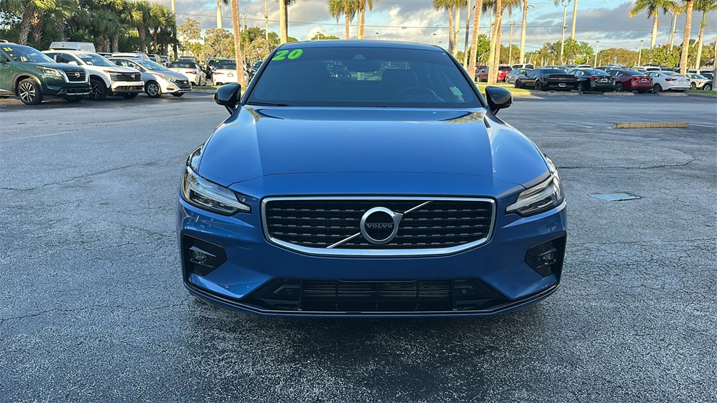 2020 Volvo S60 R-Design photo 2