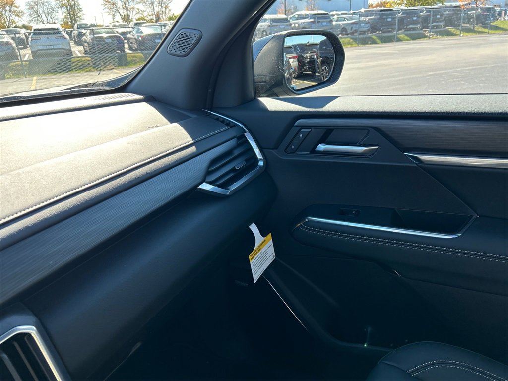 2026 GMC ACADIA - Image 24