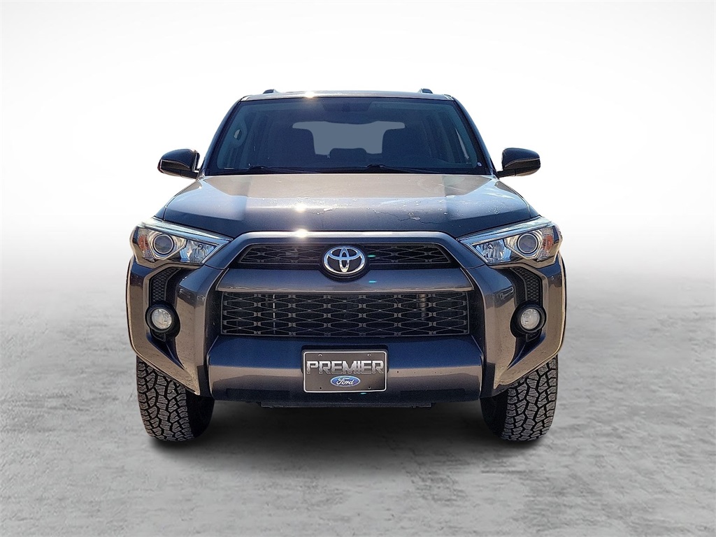 2017 Toyota 4Runner SR5 photo 3