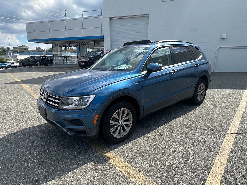 2019 Volkswagen Tiguan SEL R-Line photo 5