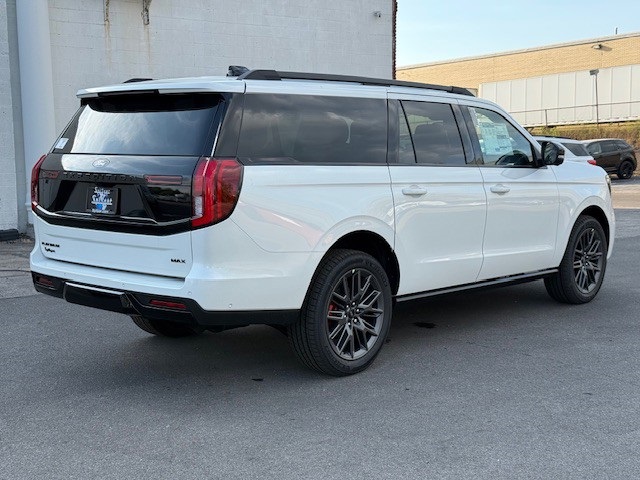 2025 Ford Expedition Platinum MAX photo 3