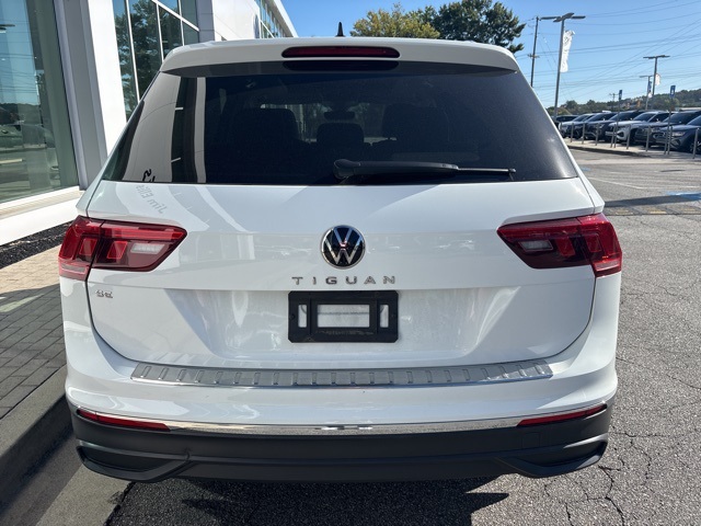 2022 Volkswagen Tiguan SE photo 4
