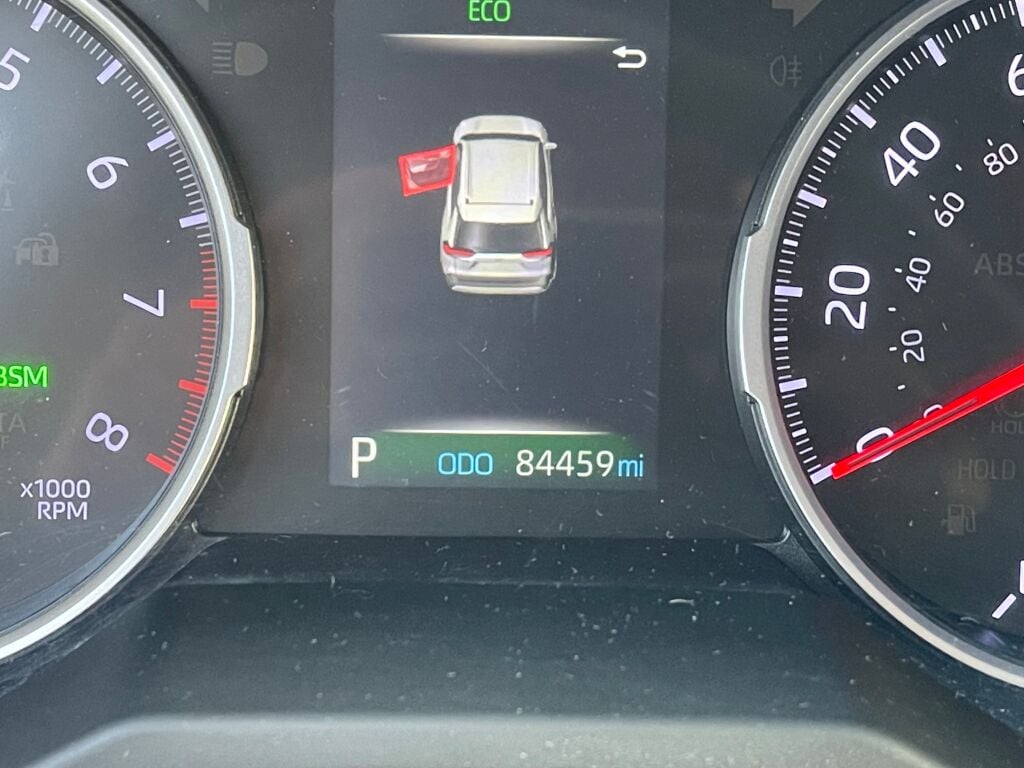2019 Toyota RAV4 LE photo 14