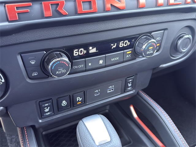 2025 Nissan Frontier PRO-4X photo 11