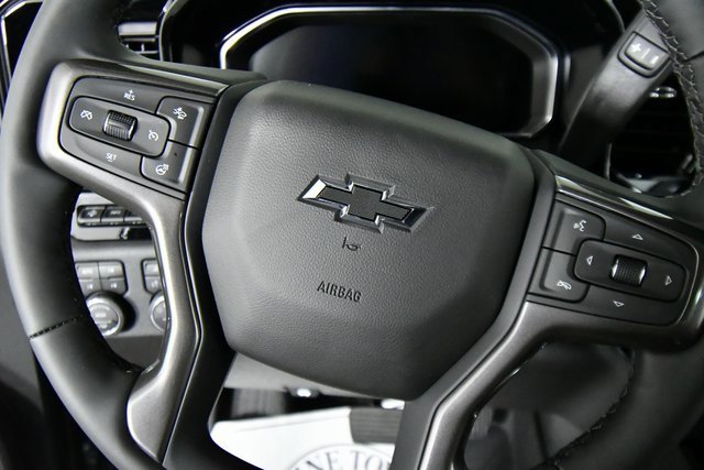 2026 Chevrolet Silverado 2500HD ZR2 photo 2
