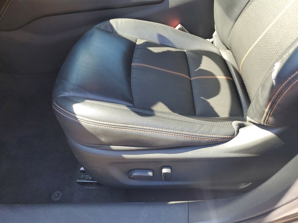 2022 Nissan Altima 2.5 SR photo 13