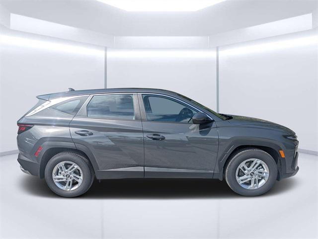 2025 Hyundai Tucson SE photo 2
