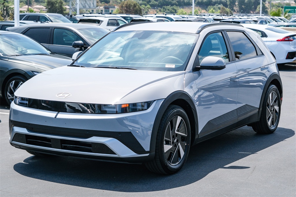 2025 Hyundai Ioniq 5 SEL photo 3