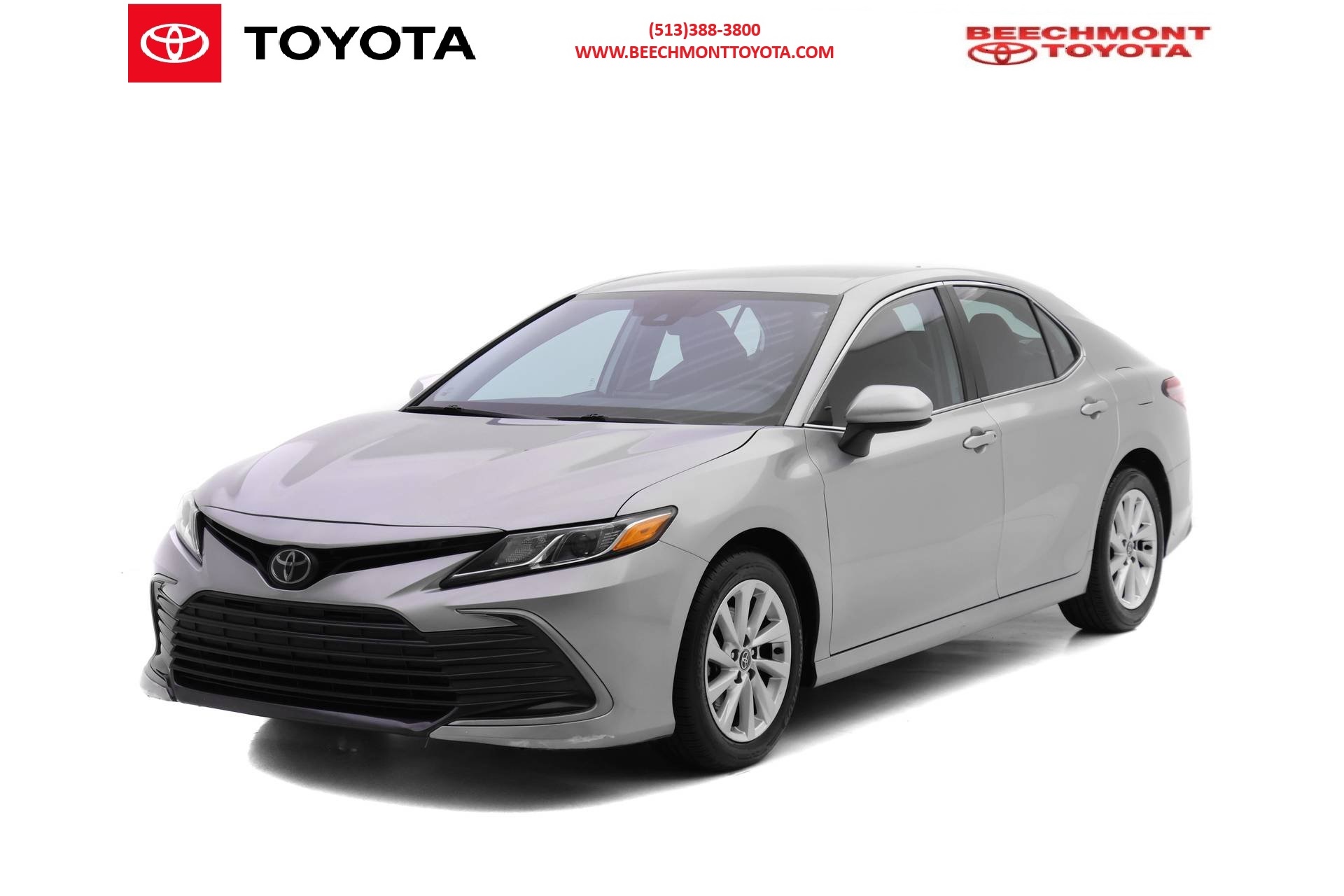 2023 Toyota Camry LE's photo