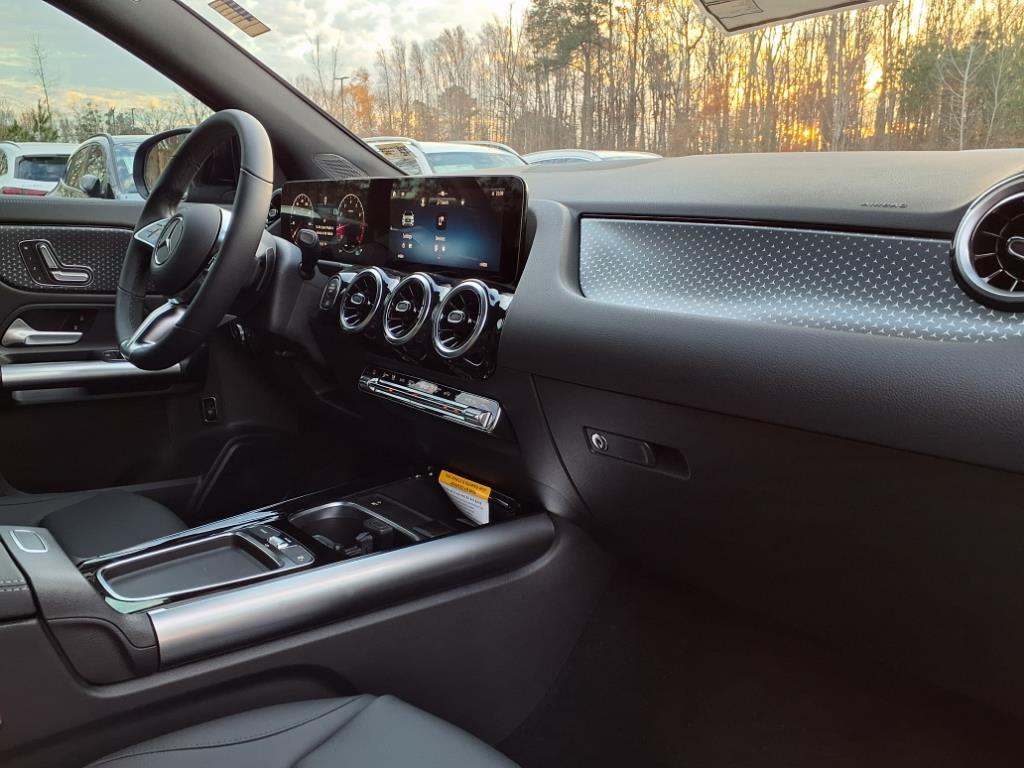 2025 Mercedes Benz GLA 250 photo 7