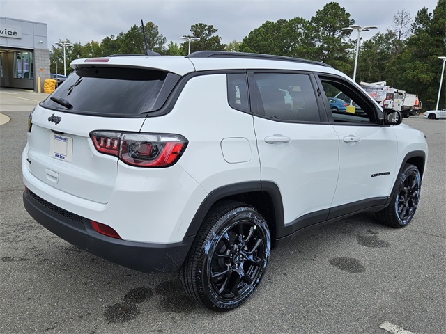 2026 Jeep Compass Latitude Altitude photo 12