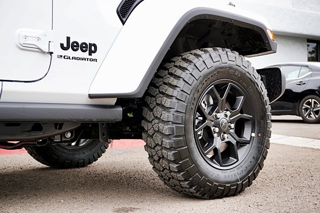 New 2025 Bright White Clear-Coat Exterior Paint Jeep Willys image 9