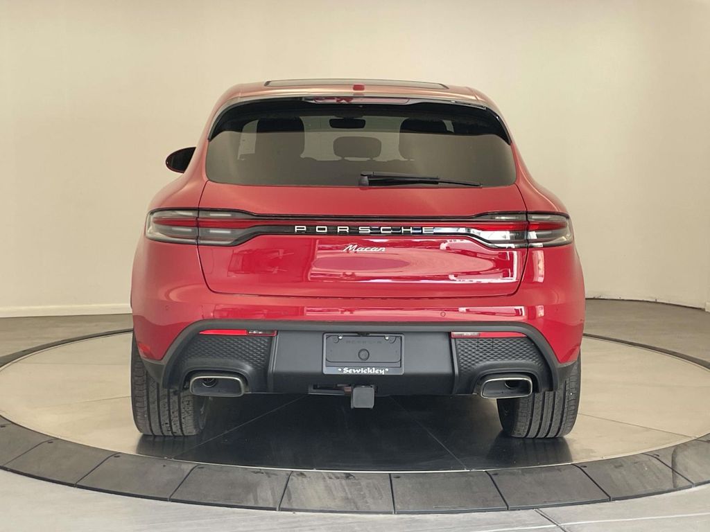 2025 Porsche Macan Base photo 6
