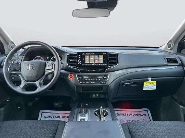 2025 Honda Ridgeline Sport photo 8