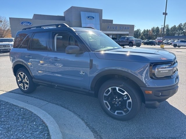 2024 Ford Bronco Sport Outer Banks photo 2