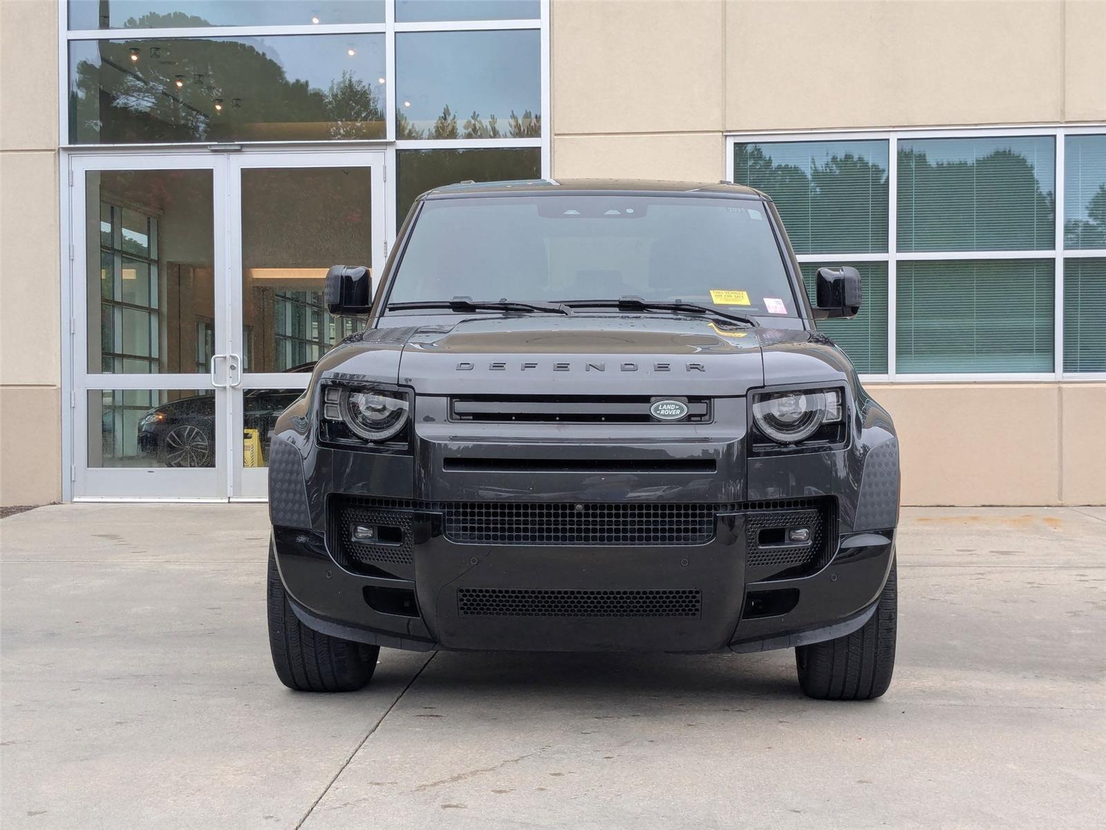 2024 Land Rover Defender X-Dynamic SE photo 2