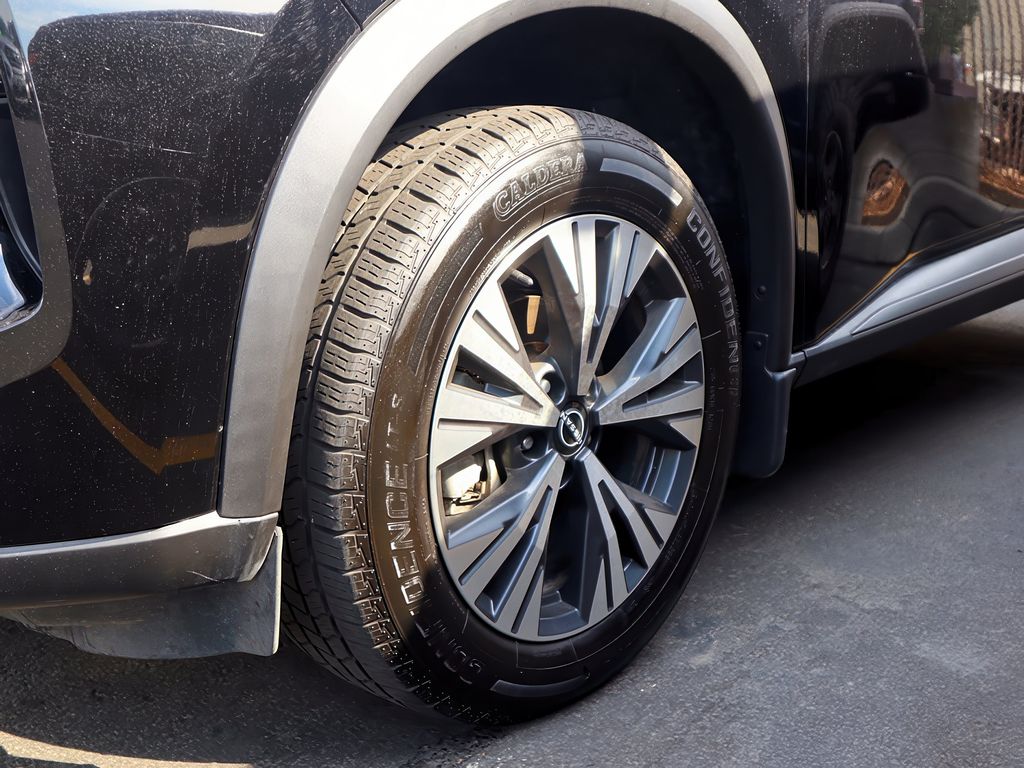 2023 Nissan Rogue SV photo 4