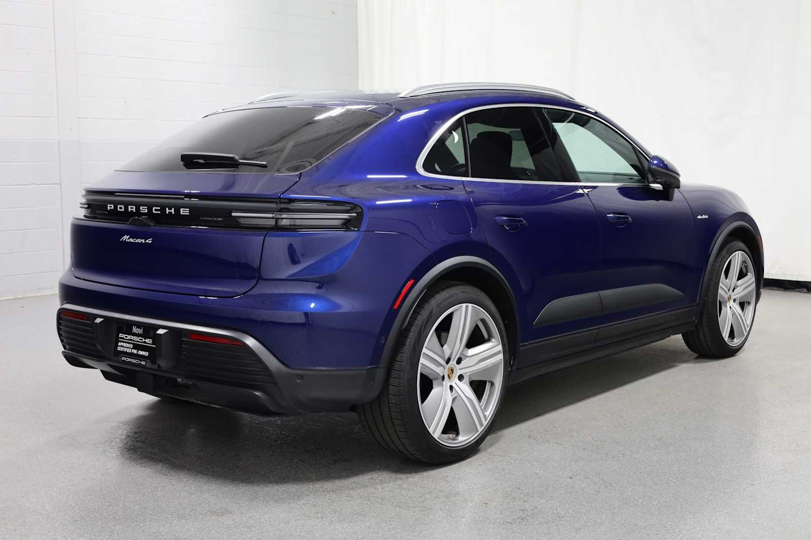 2024 Porsche Macan Electric 4 photo 8