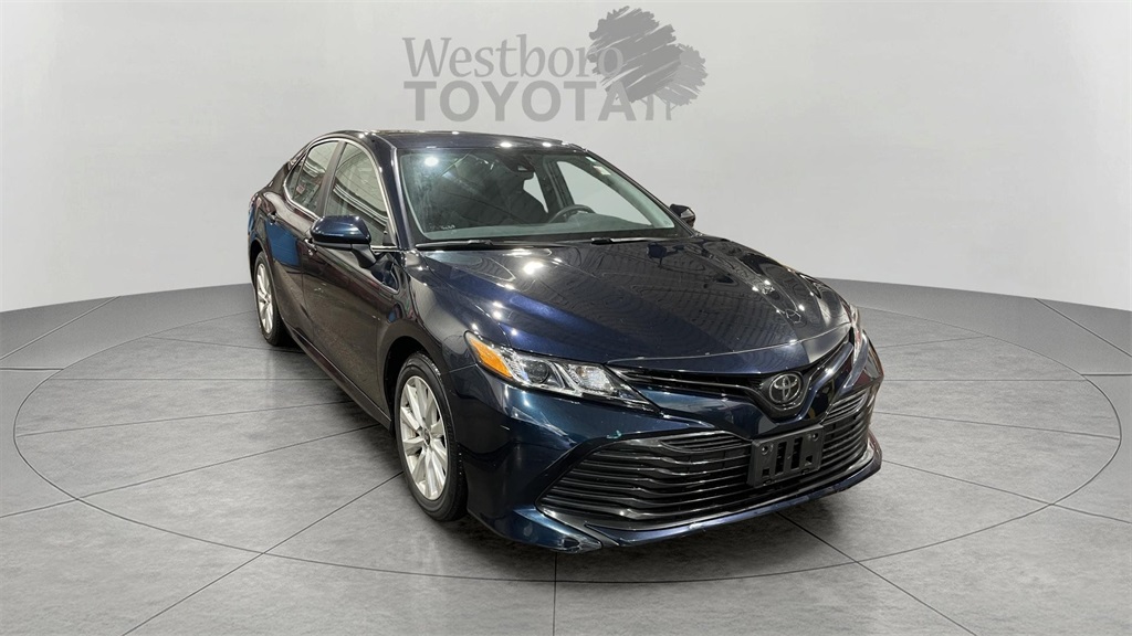 2020 Toyota Camry LE's photo