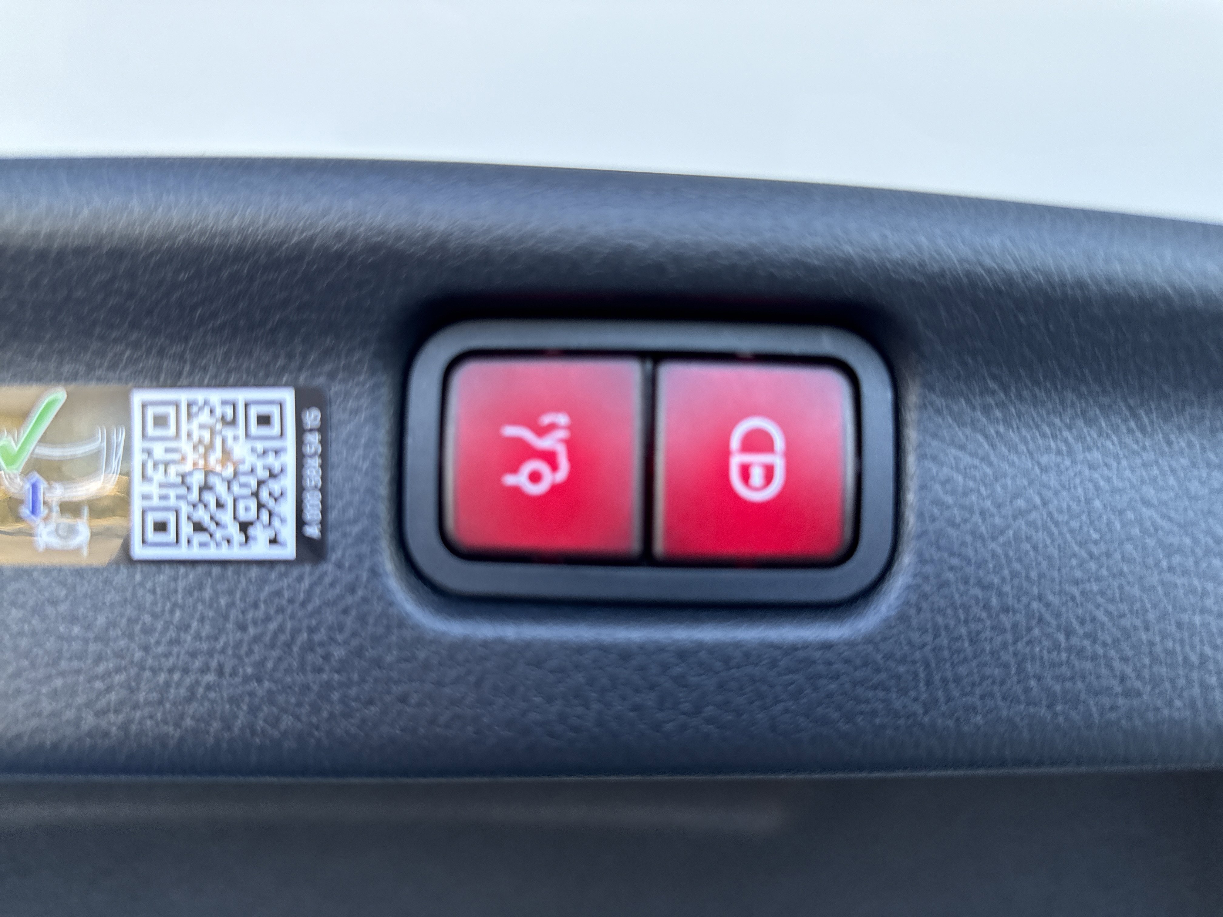 2026 Mercedes Benz C 300 photo 4