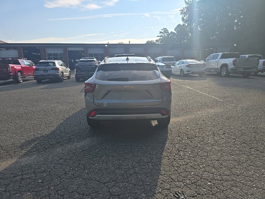 2024 Chevrolet Trax LT photo 6