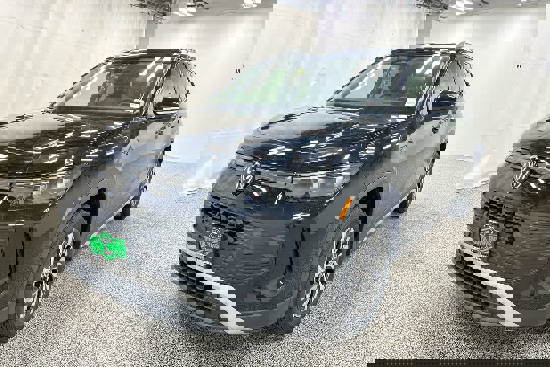 2025 Volkswagen Tiguan S photo 3