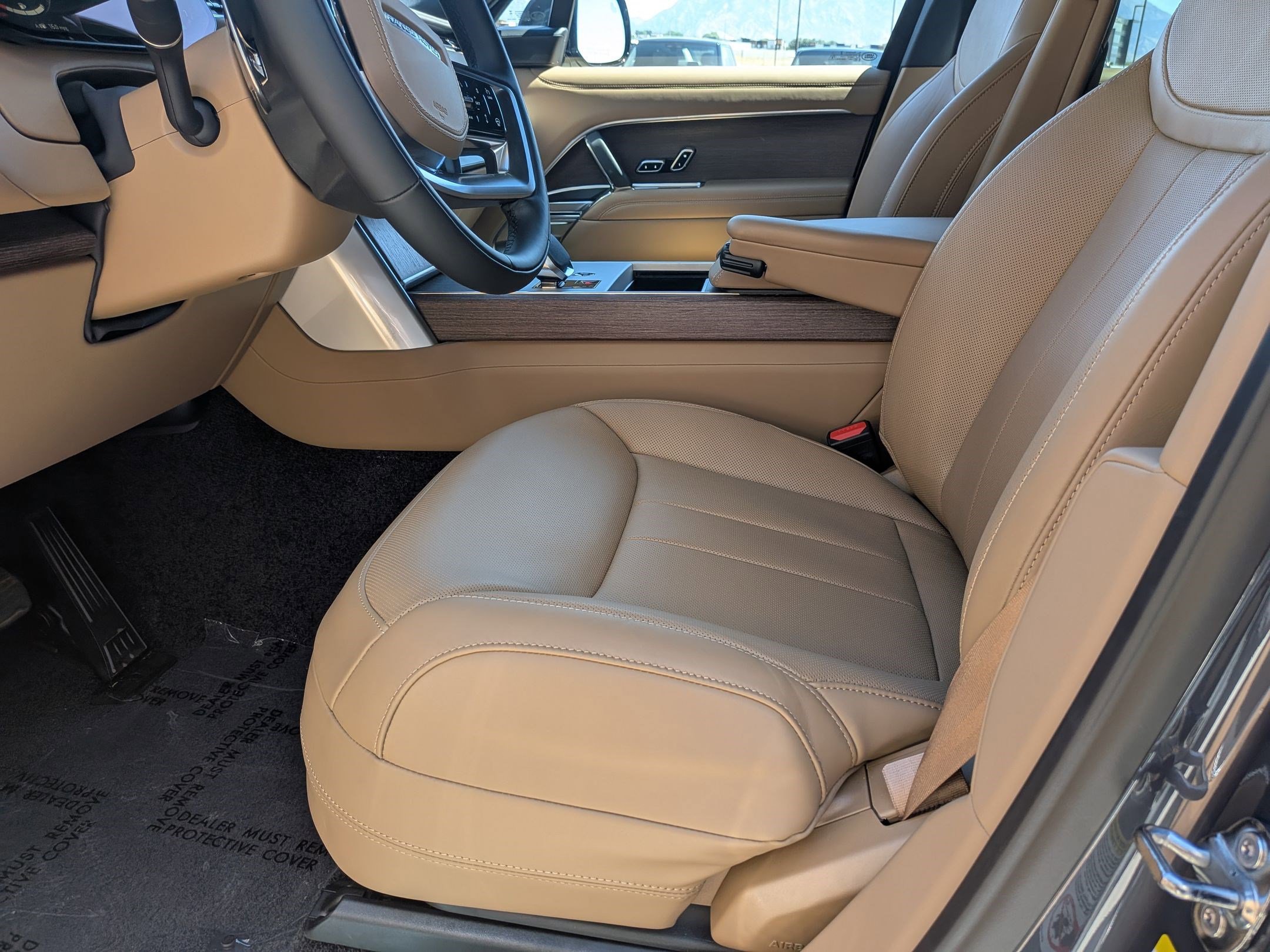 2025 Land Rover Range Rover SE photo 24