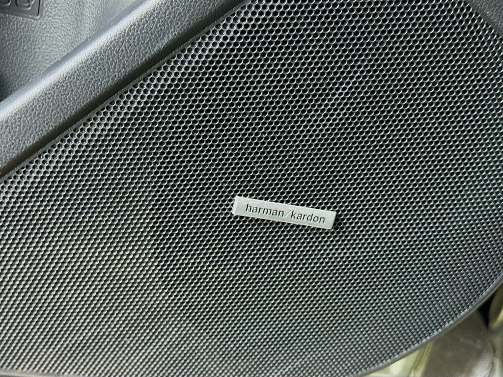 2020 Subaru Forester Touring photo 18