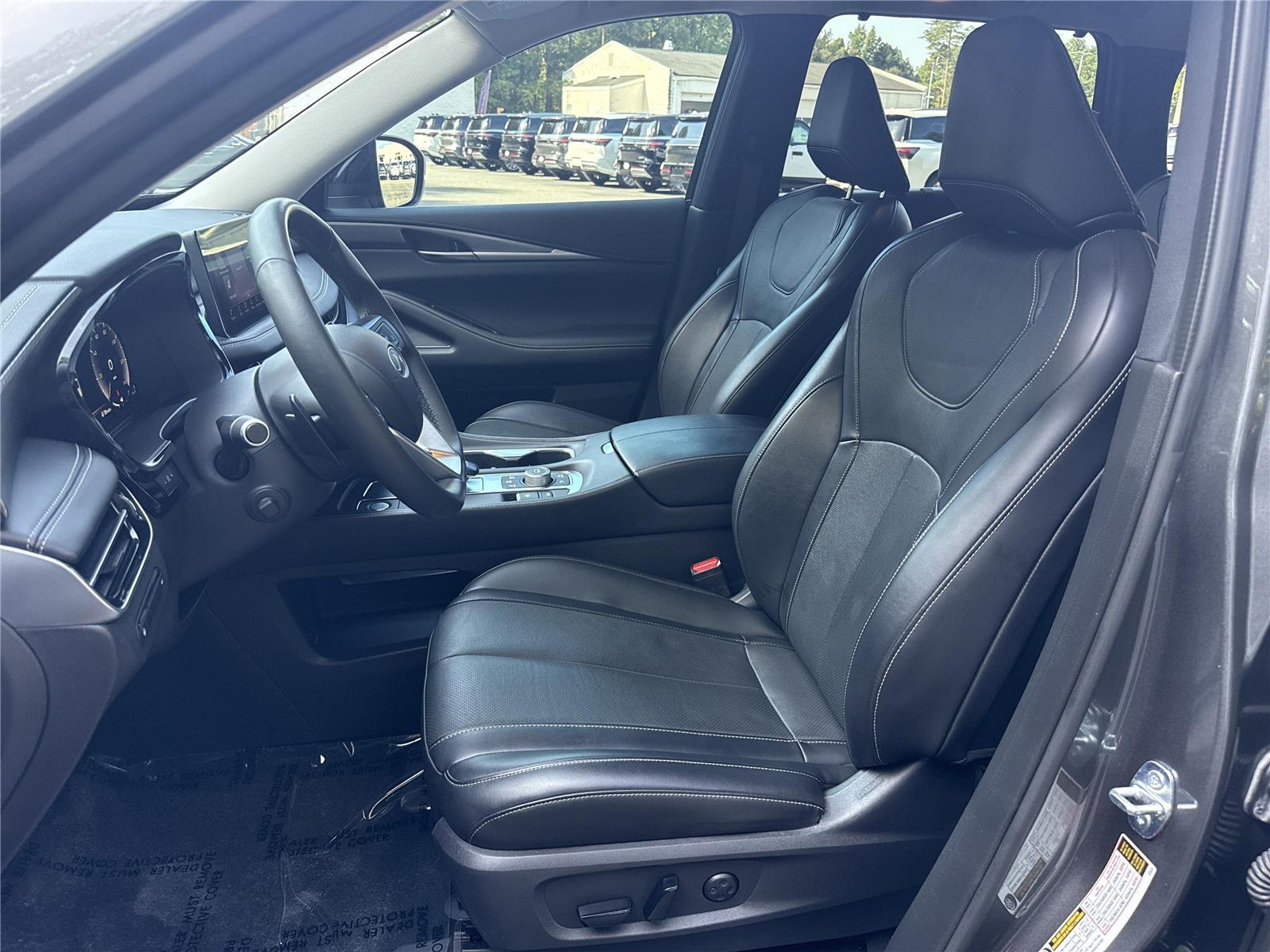 2022 Infiniti QX60 Luxe photo 8
