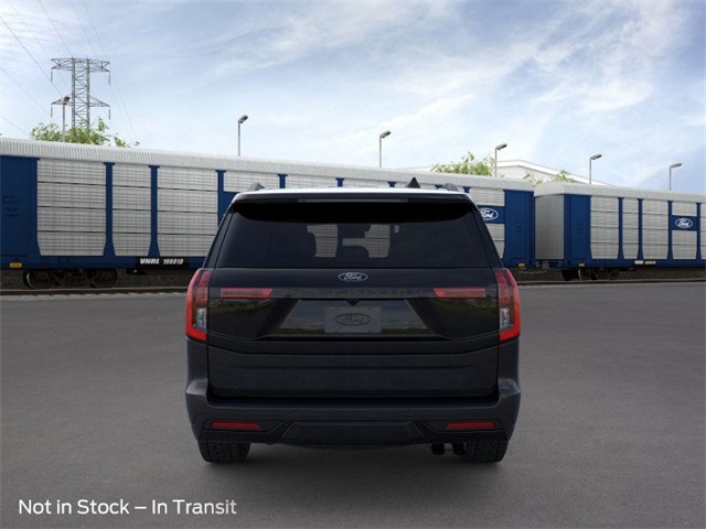 2025 Ford Expedition photo 3