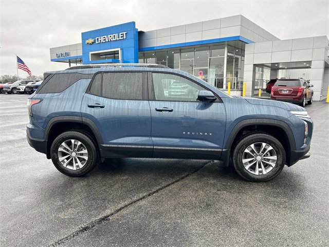 2026 Chevrolet Equinox LT photo 2