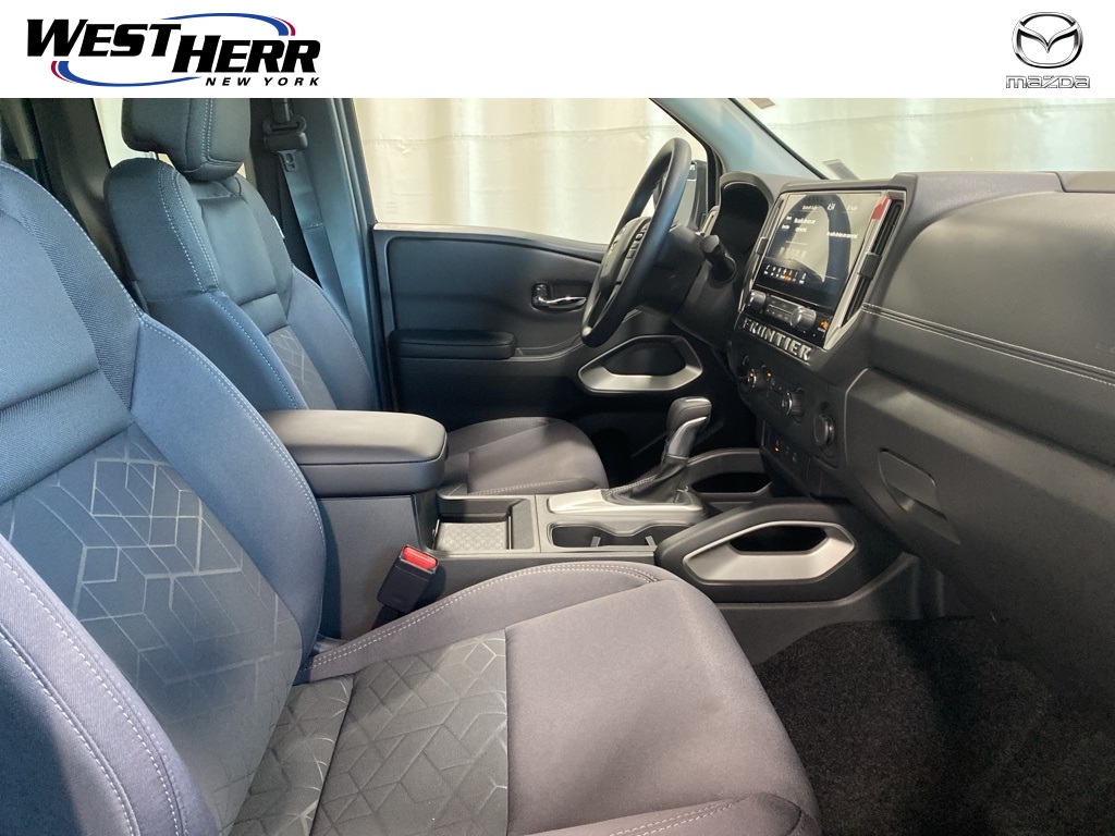 2025 Nissan Frontier SV photo 15