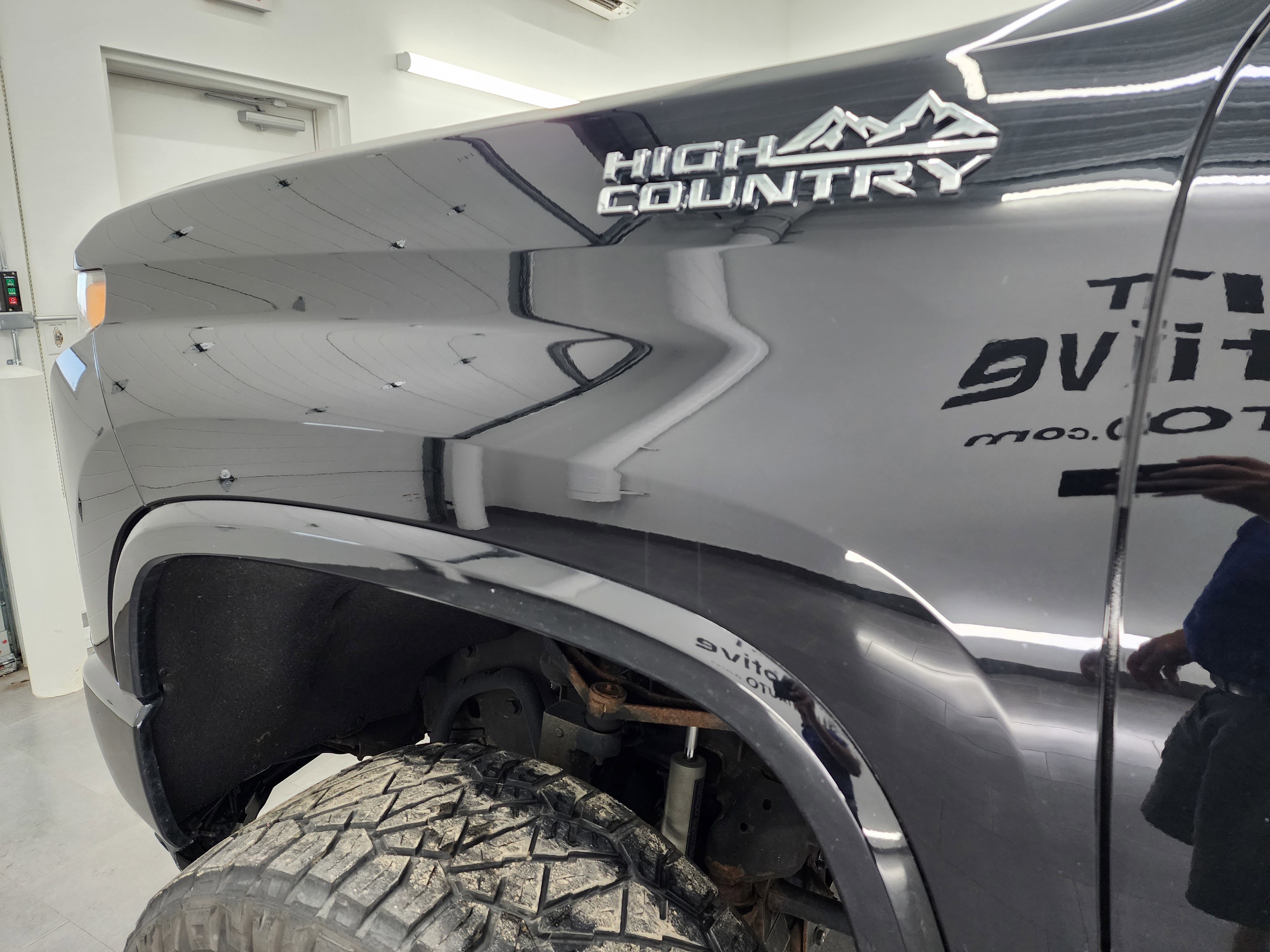 2022 Chevrolet Silverado 3500HD High Country photo 3