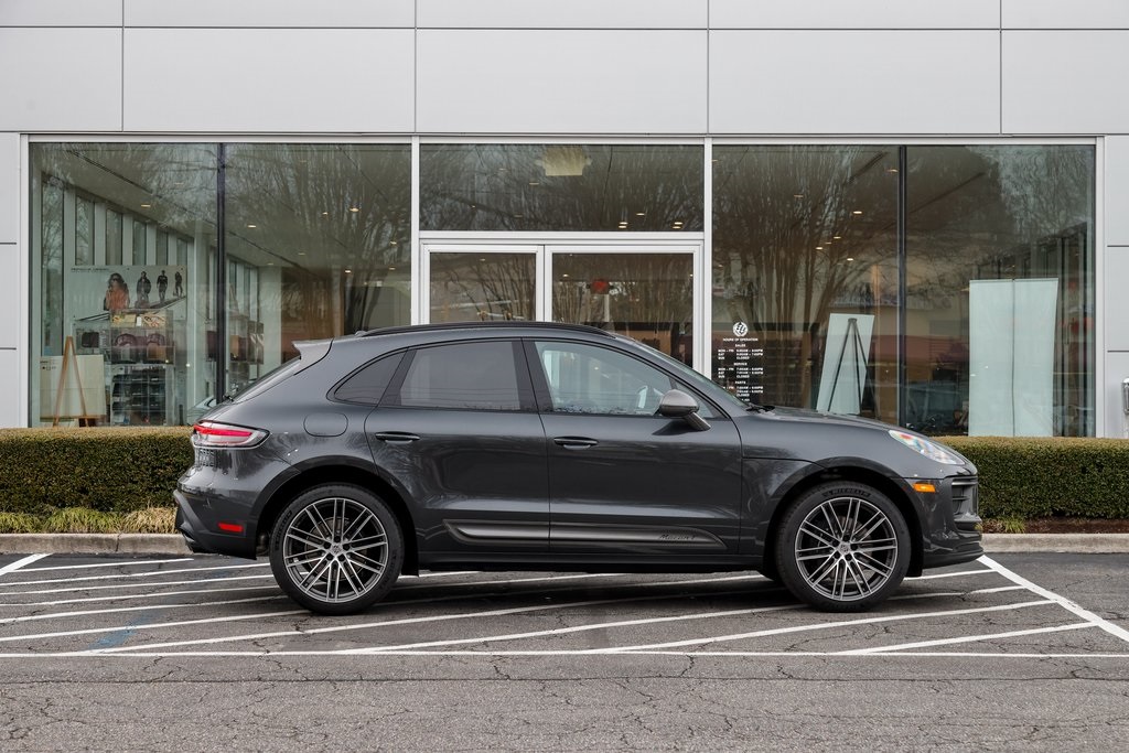 2025 Porsche Macan T photo 5
