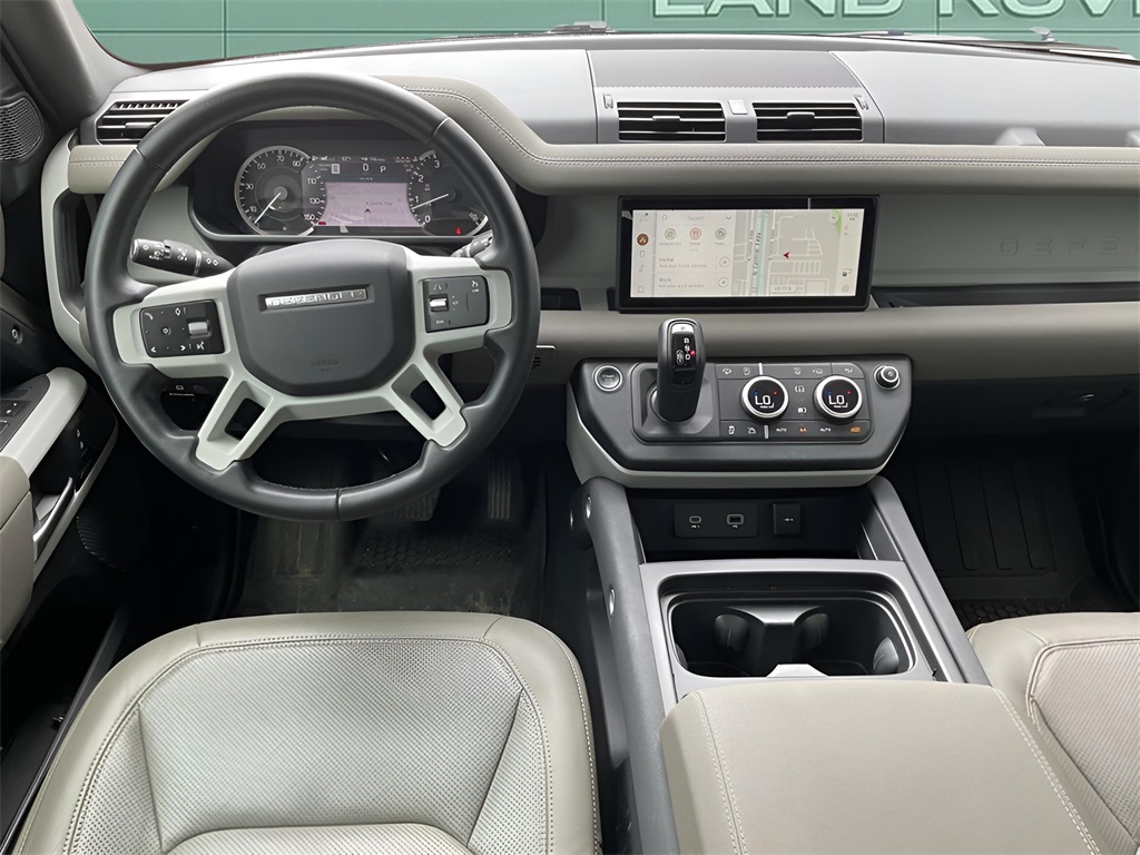 2023 Land Rover Defender 110 SE photo 10